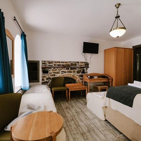 Fardi Residence Guesthouse ซาโมทราคี ภายนอก รูปภาพ